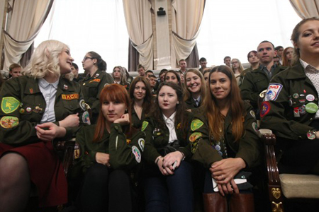 Владимир Городецкий поздравил бойцов студотрядов с окончанием трудового семестра