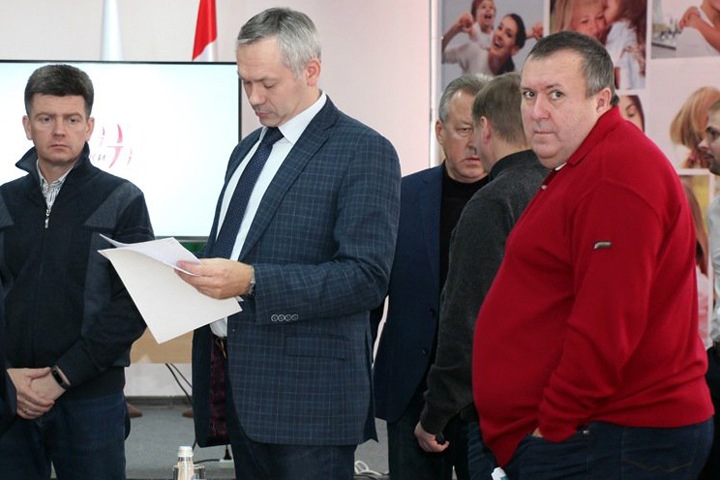 Травников заявил о несвоевременном изъятии земли под четвертый мост Травников заявил о несвоевременном изъятии земли под четвертый мост