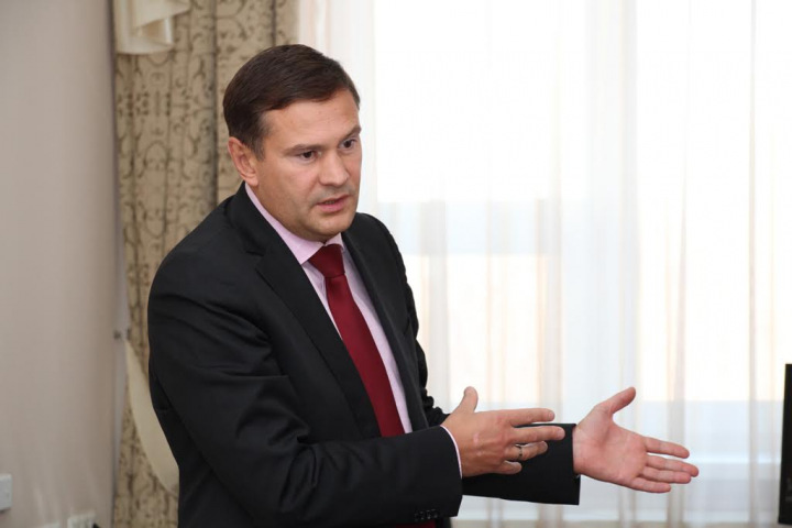 Андрей Жуков: «Губернатор – это тяжелая работа, а не ванна с шампанским» Андрей Жуков: «Губернатор – это тяжелая работа, а не ванна с шампанским»