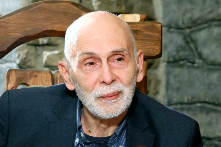 Леонид Юзефович: «Мы все колеблемся с духом времени» Леонид Юзефович: «Мы все колеблемся с духом времени»