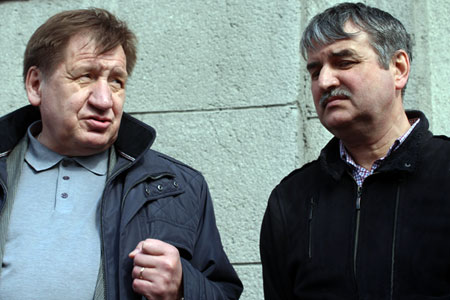 Иван Стариков и Александр Мухарыцин снялись с выборов мэра Новосибирска