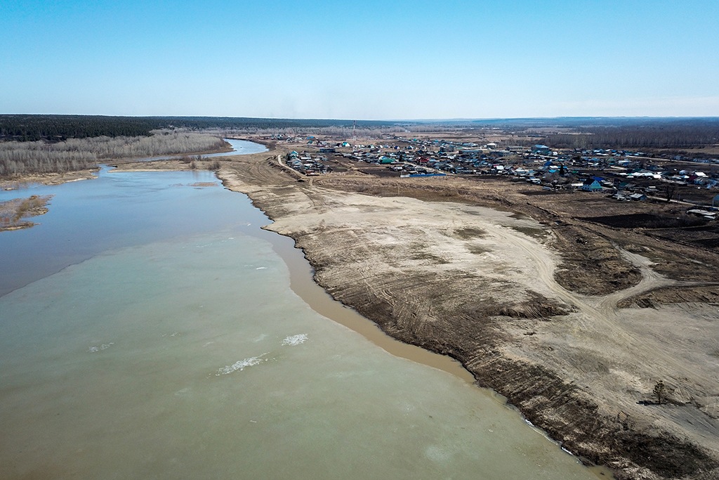 Село Старый Искитим. Бердь после добычи песка гидромеханизированным способом