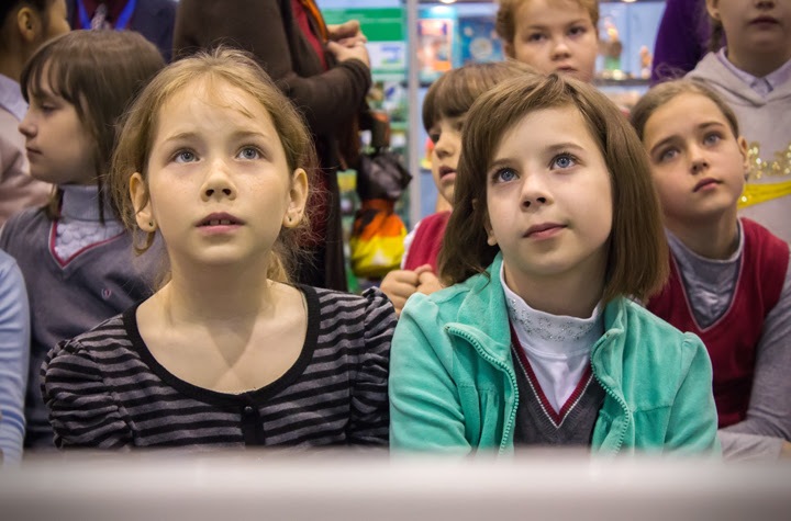 Новосибирские школьники о начале учебы в пандемию: закрытые раздевалки, столовая и туалет по расписанию