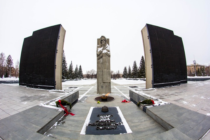 Новосибирские власти пообещали отремонтировать Монумент Славы Новосибирские власти пообещали отремонтировать Монумент Славы