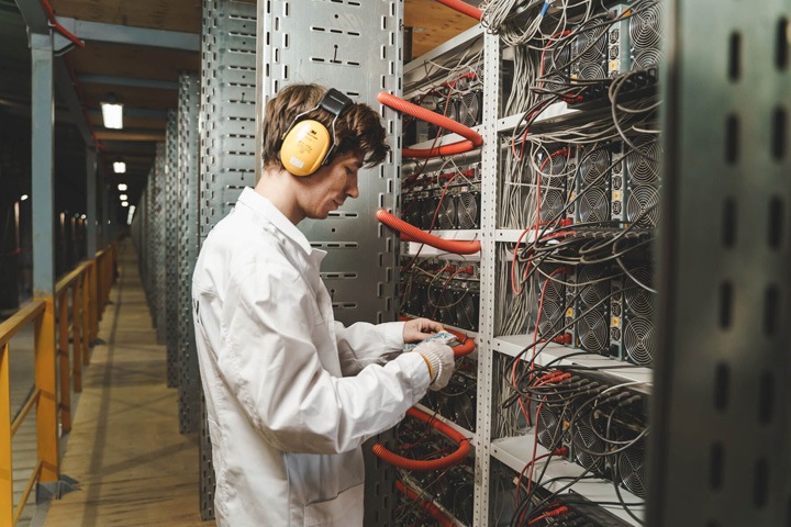 Крупнейшую в России партию оборудования для майнинга привезли в Братск