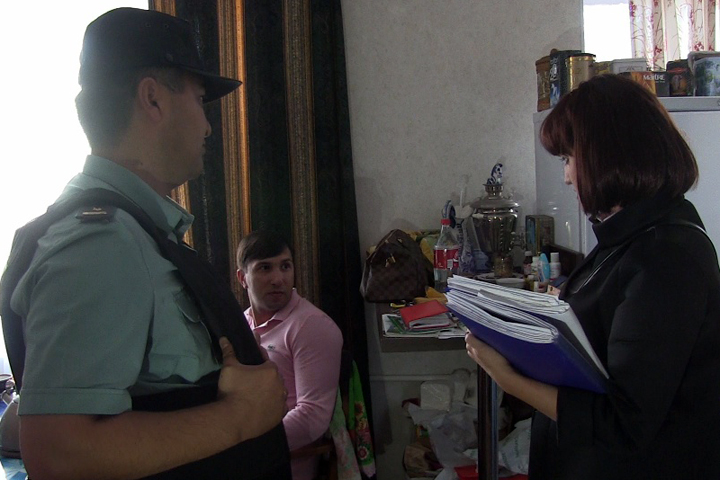 Приставы за долги арестовали имущество депутата омского горсовета Приставы за долги арестовали имущество депутата омского горсовета