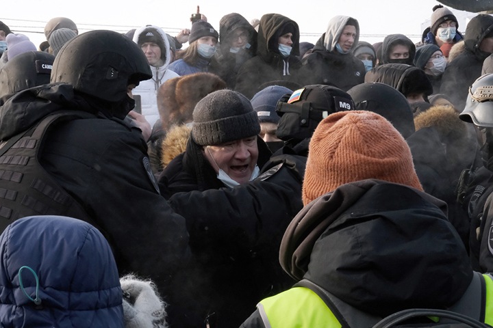 Акции в поддержку Навального. Онлайн