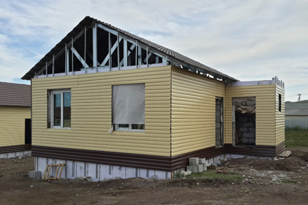 Чиновник в Хакасии за взятку принял недостроенные дома для погорельцев — СК Чиновник в Хакасии за взятку принял недостроенные дома для погорельцев — СК