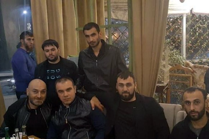 Нападавшего вместе с полицейскими на людей в Чечне обвинили в занятии высшего положения в преступной иерархии Новосибирска Нападавшего вместе с полицейскими на людей в Чечне обвинили в занятии высшего положения в преступной иерархии Новосибирска