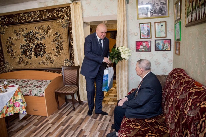 «Убрать снег или сходить в магазин за продуктами»: в Кузбассе поддержат ветеранов «Убрать снег или сходить в магазин за продуктами»: в Кузбассе поддержат ветеранов