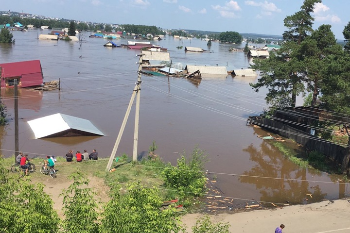 Жительница Тулуна о наводнении: Дома плыли вместе с людьми