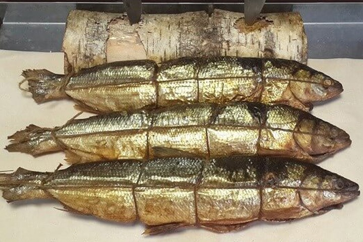 Жителю Бурятии грозит два года колонии за 28 выловленных омулей