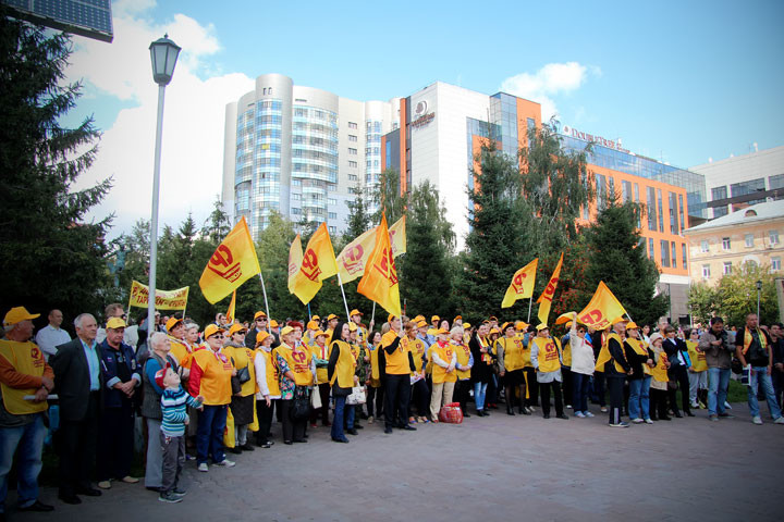 Партия власти выдвинула члена «Справедливой России» на выборах в Новосибирской области Партия власти выдвинула члена «Справедливой России» на выборах в Новосибирской области