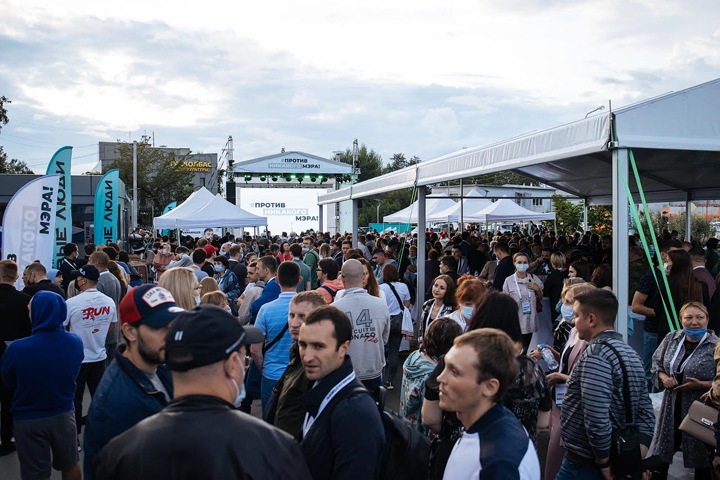 КПРФ заявила об избиении общественников на собрании по отзыву мэра Новосибирска КПРФ заявила об избиении общественников на собрании по отзыву мэра Новосибирска