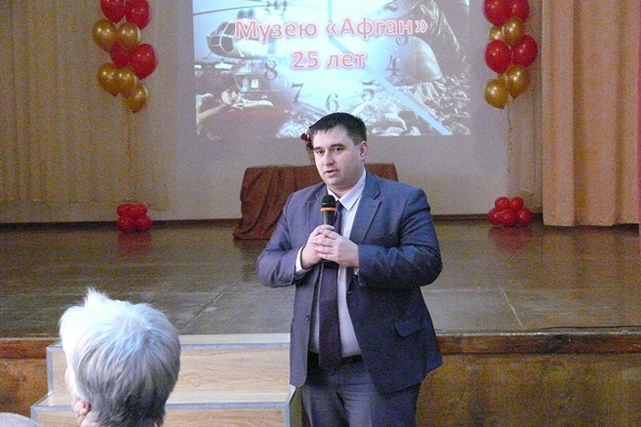 Новосибирский депутат Роман Яковлев поздравил музей интернационалистов с юбилеем Новосибирский депутат Роман Яковлев поздравил музей интернационалистов с юбилеем