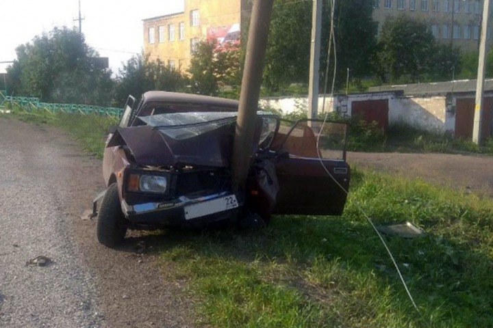 Шестеро пострадали в аварии в Осинниках Шестеро пострадали в аварии в Осинниках