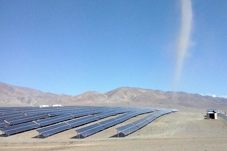 Путин запустил на Алтае крупнейшую солнечную электростанцию России Путин запустил на Алтае крупнейшую солнечную электростанцию России