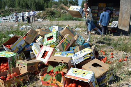 Новосибирцы проведут пикет против уничтожения санкционных продуктов