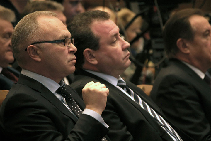 Боярский, Знатков и Покровский поделят землю в Новосибирской области Боярский, Знатков и Покровский поделят землю в Новосибирской области