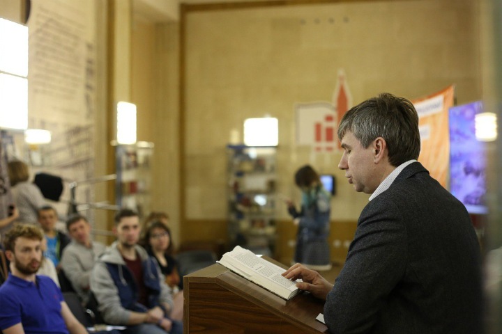 Что читать: правильный рабочий день, циничный дизайн и время динозавров