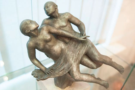 Омские журналисты увидели «лесбийскую сцену» в эскизе памятника двум сибирским рекам Омские журналисты увидели «лесбийскую сцену» в эскизе памятника двум сибирским рекам