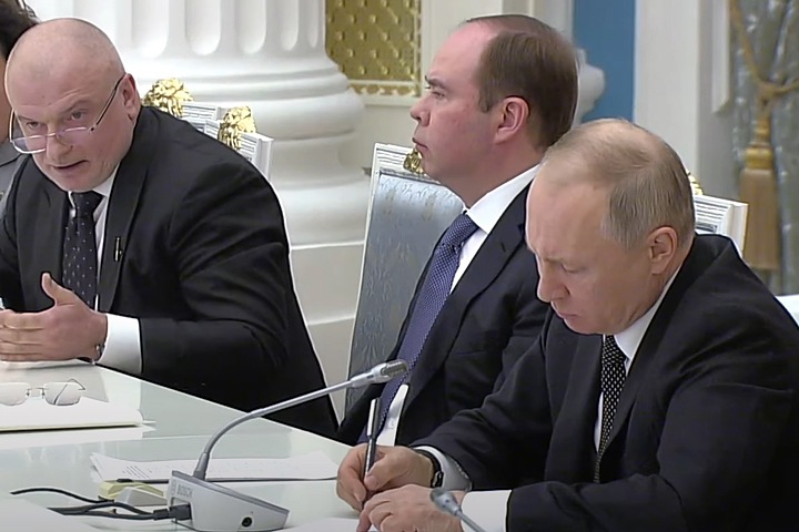 Красноярский сенатор захотел запретить части россиян участвовать во всех выборах Красноярский сенатор захотел запретить части россиян участвовать во всех выборах