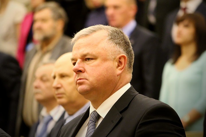 Травников меняет главу минздрава Олега Иванинского Травников меняет главу минздрава Олега Иванинского