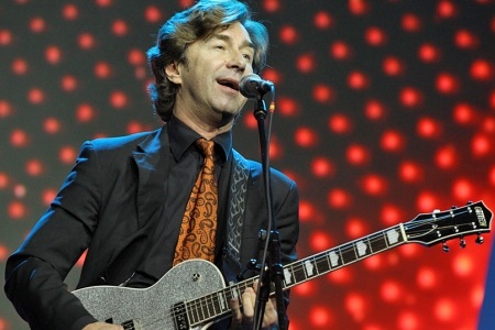 Валерий Сюткин споет в новосибирском кинотеатре «Победа» Валерий Сюткин споет в новосибирском кинотеатре «Победа»