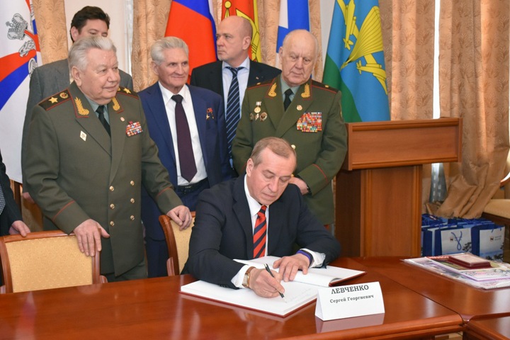 Левченко отказался от места в Госдуме после ареста сына