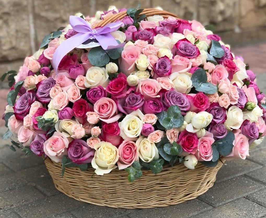 Корзина розовых роз | Круглосуточно | Цветы.Ру
