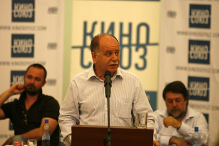 Кинематографисты потребовали отставки Мединского из-за увольнения Мездрича Кинематографисты потребовали отставки Мединского из-за увольнения Мездрича