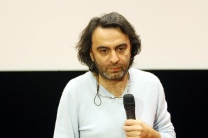 Режиссер фильма «Август восьмого» Джаник Файзиев: «Сослагательное наклонение в нашей жизни не работает» Режиссер фильма «Август восьмого» Джаник Файзиев: «Сослагательное наклонение в нашей жизни не работает»