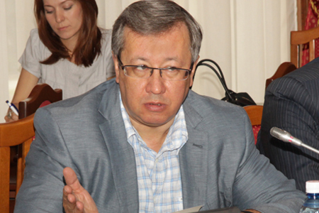 Новосибирский депутат о предложении запретить курилки: «Нельзя выгонять курильщиков на улицу в минус 35 градусов»