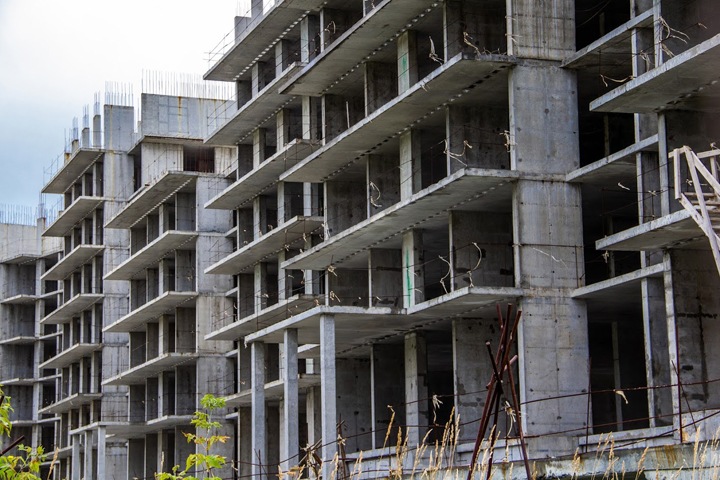 Новосибирские застройщики допустили новых обманутых дольщиков из-за отсутствия поддержки: «ЧС нет, а обязательства остались»