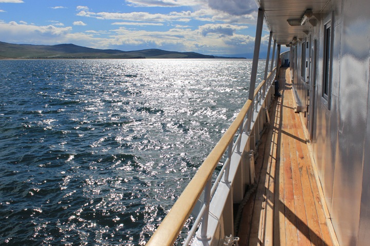 Мошенники собирали миллионы по всей России на запуск предприятия по розливу воды на Байкале 