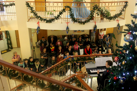 Новосибирские пенсионеры отметили Новый год в столовой святого Николая Новосибирские пенсионеры отметили Новый год в столовой святого Николая