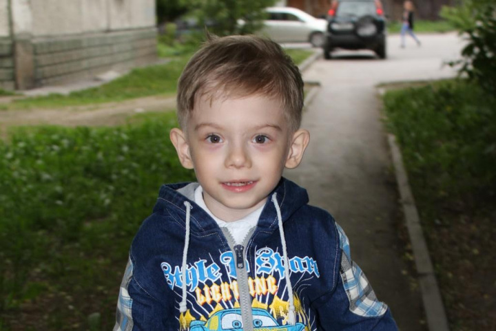 Четырехлетнему новосибирцу нужен дорогой ортопедический корсет