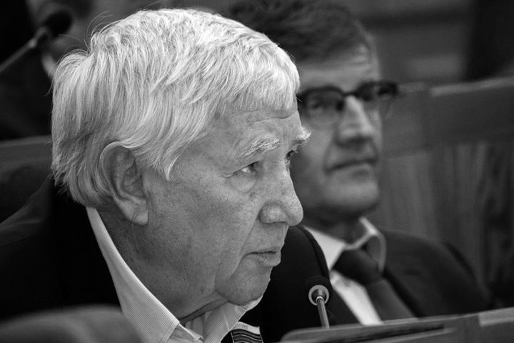 Заболевший коронавирусом глава новосибирской «Ирмени» Юрий Бугаков скончался Заболевший коронавирусом глава новосибирской «Ирмени» Юрий Бугаков скончался