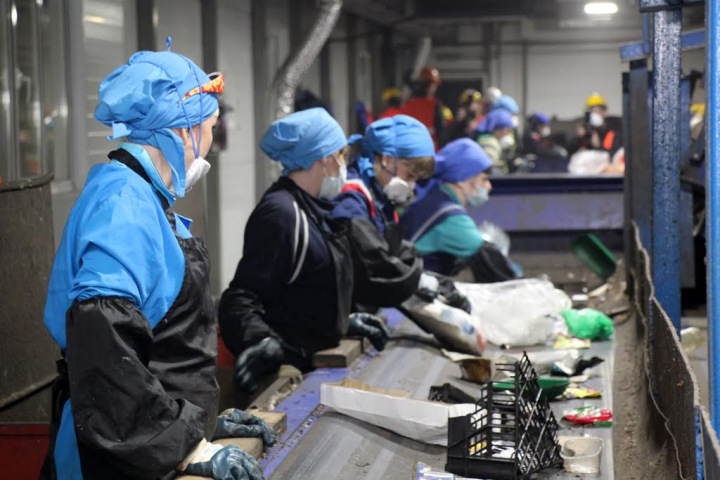 Тело новорожденного обнаружено на ленте мусорного завода в Красноярском крае