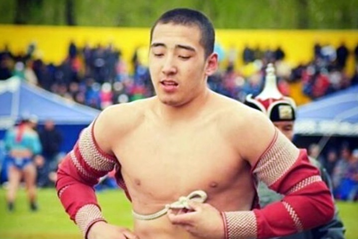 Чемпиона мира и депутата от «ЕР» обвинили в групповом вымогательстве в Туве Чемпиона мира и депутата от «ЕР» обвинили в групповом вымогательстве в Туве