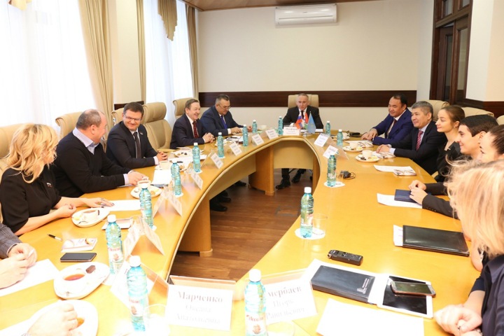 Новосибирск-Шымкент: парламентский опыт и перспективы сотрудничества Новосибирск-Шымкент: парламентский опыт и перспективы сотрудничества