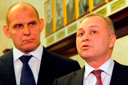 «ЕР» отстраняет Козодоя от выборов мэра Новосибирска, штаб Знаткова возглавит Карелин