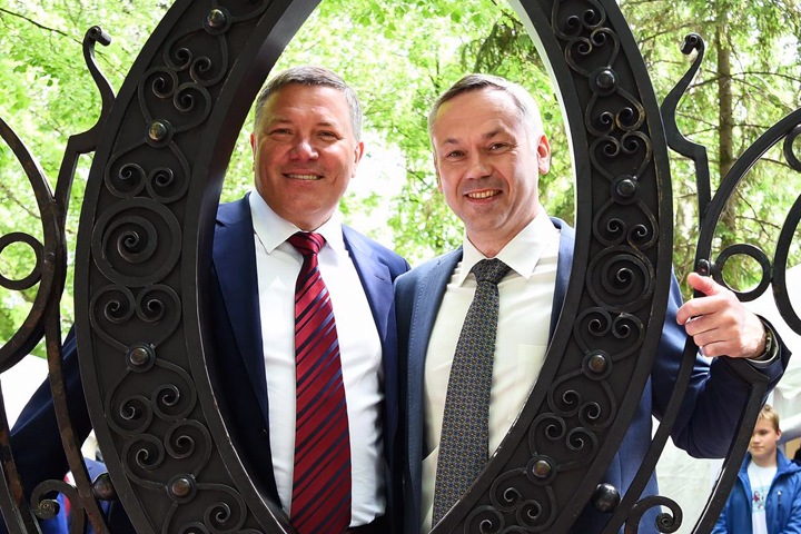 «У назначаемого мэра экономится время на выборы»: Травников об ограничениях чиновников и рыночных отношениях «У назначаемого мэра экономится время на выборы»: Травников об ограничениях чиновников и рыночных отношениях