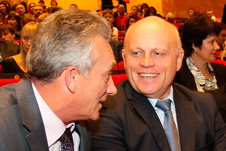 Зампред правительства Омской области поругался на охоте с полицейскими из-за их вопросов про ружье Зампред правительства Омской области поругался на охоте с полицейскими из-за их вопросов про ружье