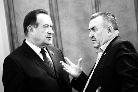 «Единая Россия» проигрывает Новосибирск в бюджетной войне