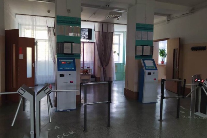 Как охраняют школы Бердска: пытаемся пройти внутрь