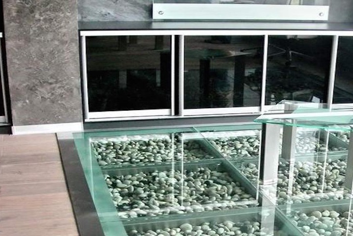 Основные особенности стеклянного пола Основные особенности стеклянного пола