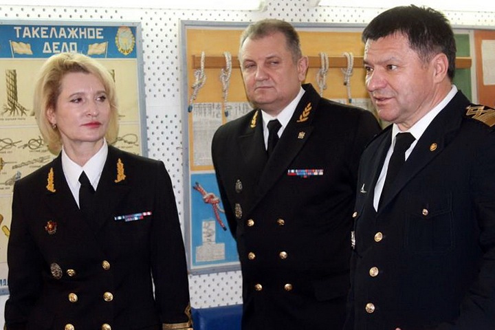 Суд закрыл дело бесплатно катавшего новосибирских топ-чиновников по Оби руководителя