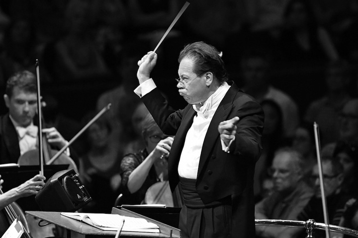 Главный дирижер театра Кехмана умер из-за коронавируса Главный дирижер театра Кехмана умер из-за коронавируса