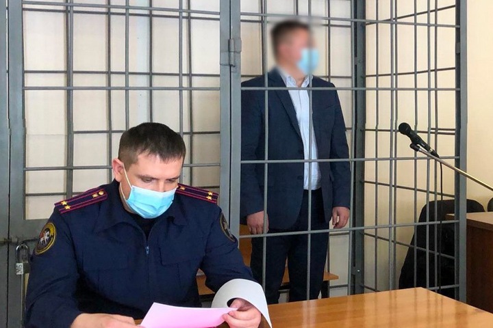 Экс-министр здравоохранения пойдет под суд за многомиллионные откаты в Республике Алтай